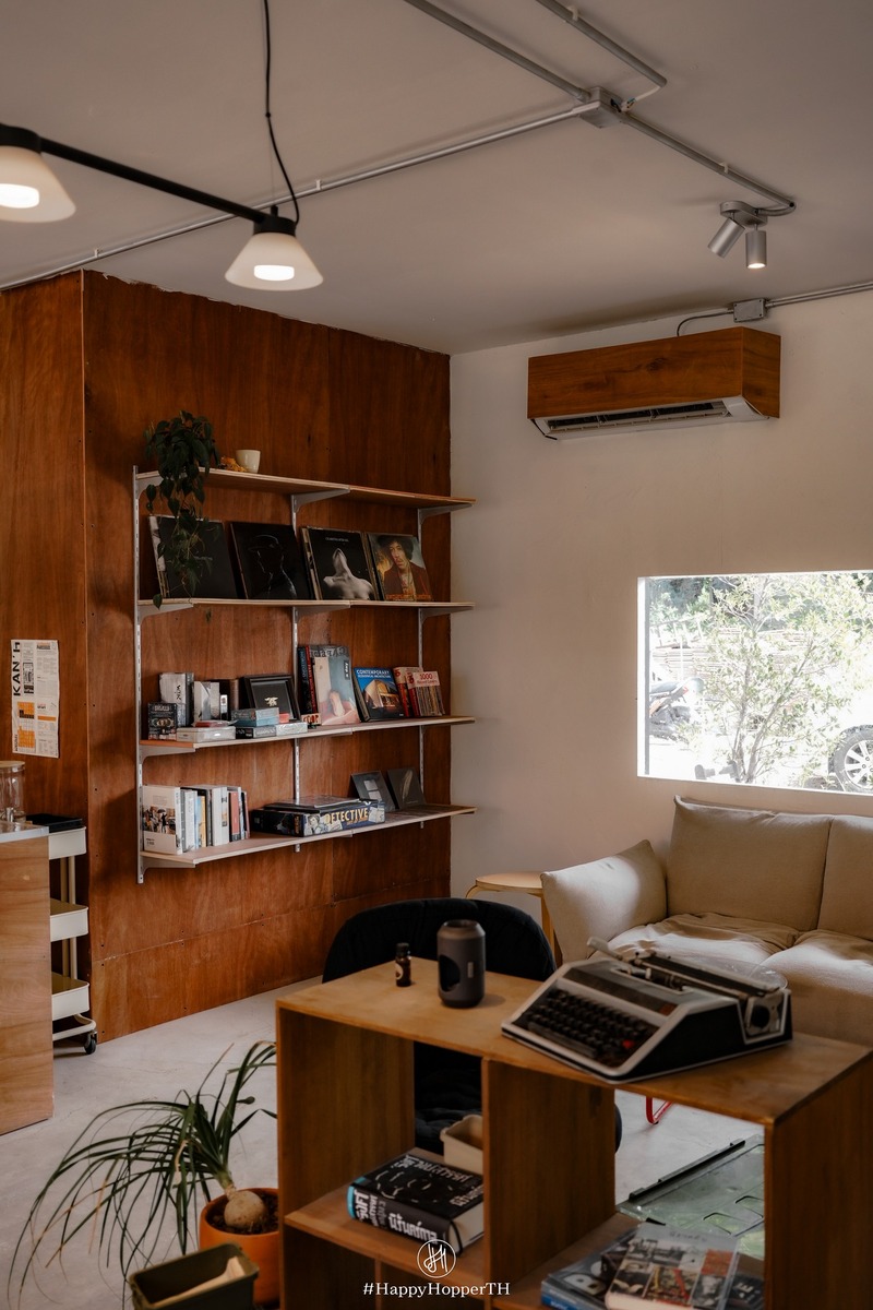 COOP (Coffee and Stuff) คาเฟ่ในปทุมธานี 