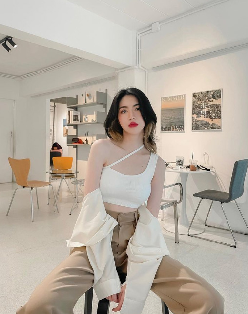 ฮาย Paper Planes
