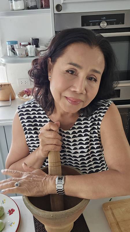 ยายหนิง แม่ชมพู่ อารยา