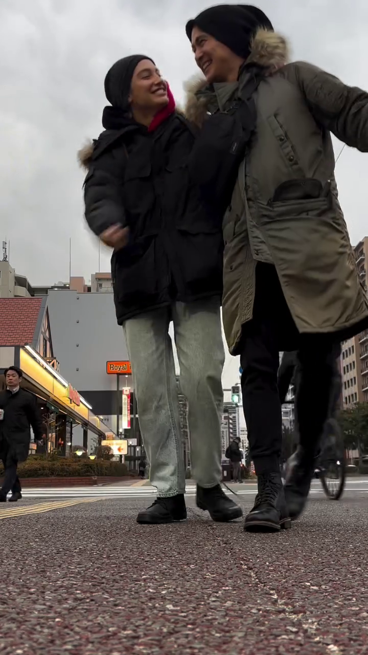 เจ มณฑล ควงแฟนสวีตหวานริมทะเล