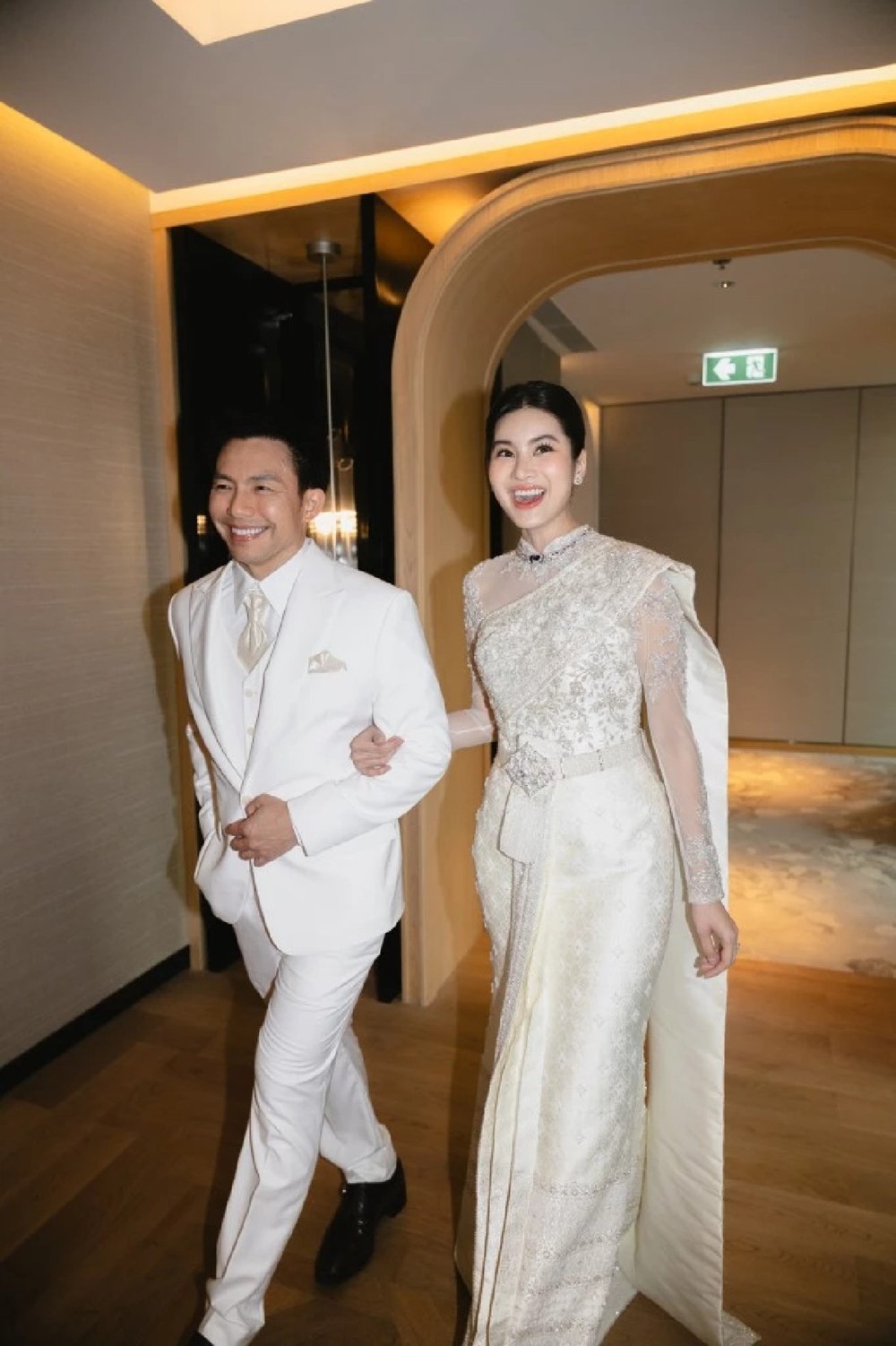 หมอสอง นพรัตน์ น้องออน สมฤทัย แต่งงานหวานชื่น ฉลองสมรสพระราชทาน