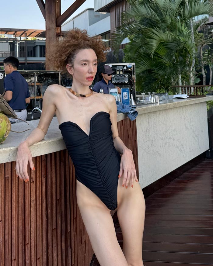 คลาวเดีย ชุดว่ายน้ำ