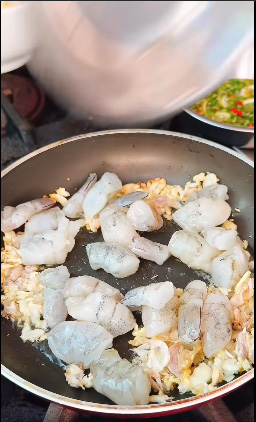 ไข่ดาวกุ้งกระเทียม เมนูไข่ เมนูกุ้ง สูตรอาหาร วิธีทำ