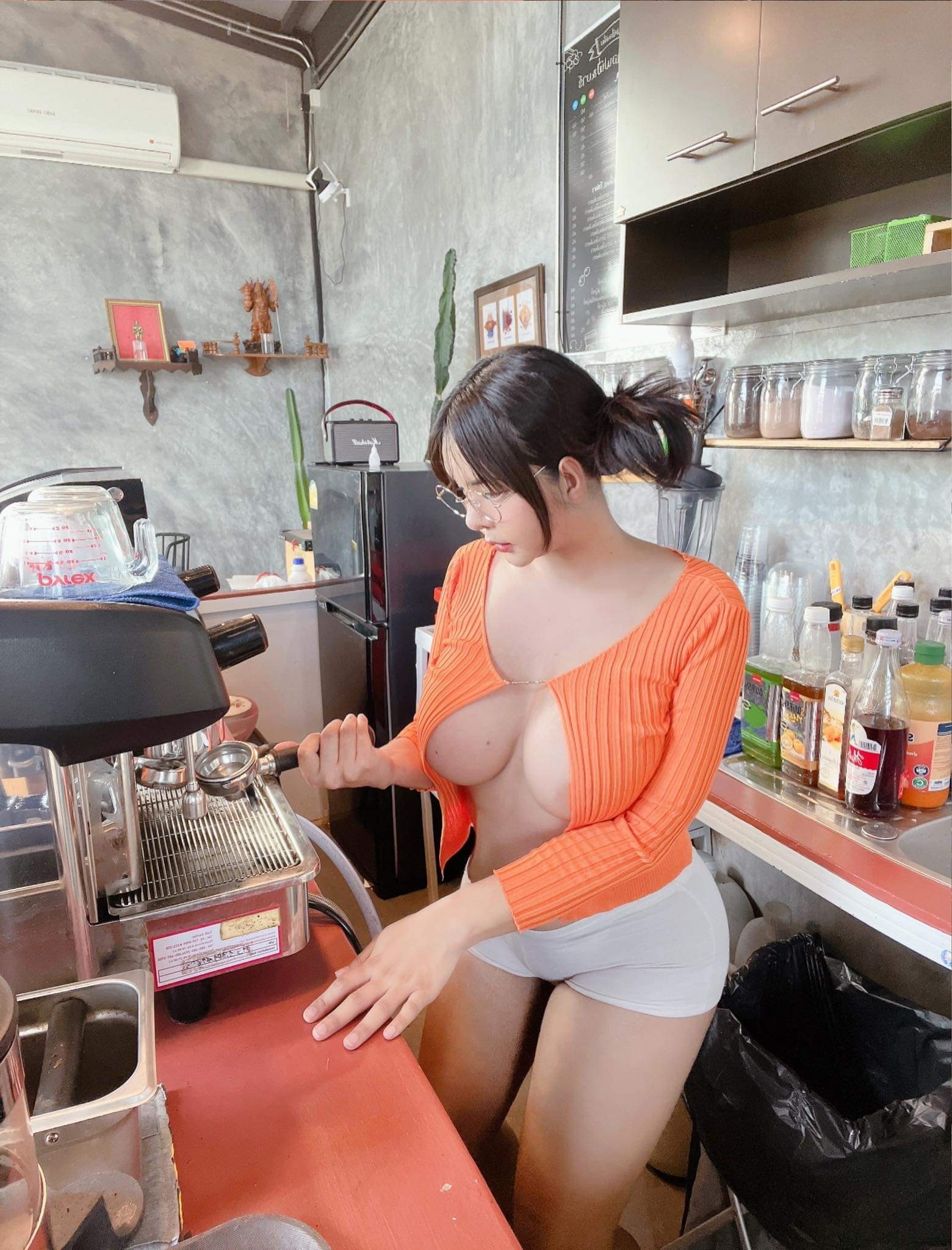 โยชิ ธันชนก