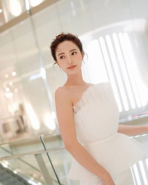 บัว นลินทิพย์