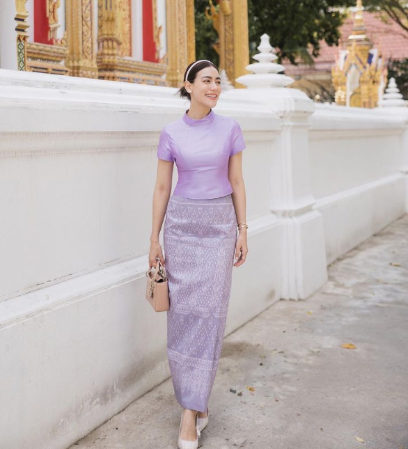 ดาราใส่ชุดไทย