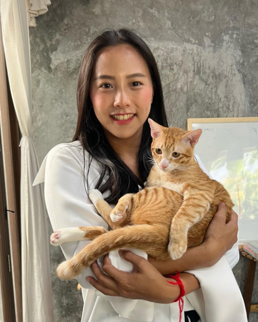 ไอซ์ รักชนก ประวัติ