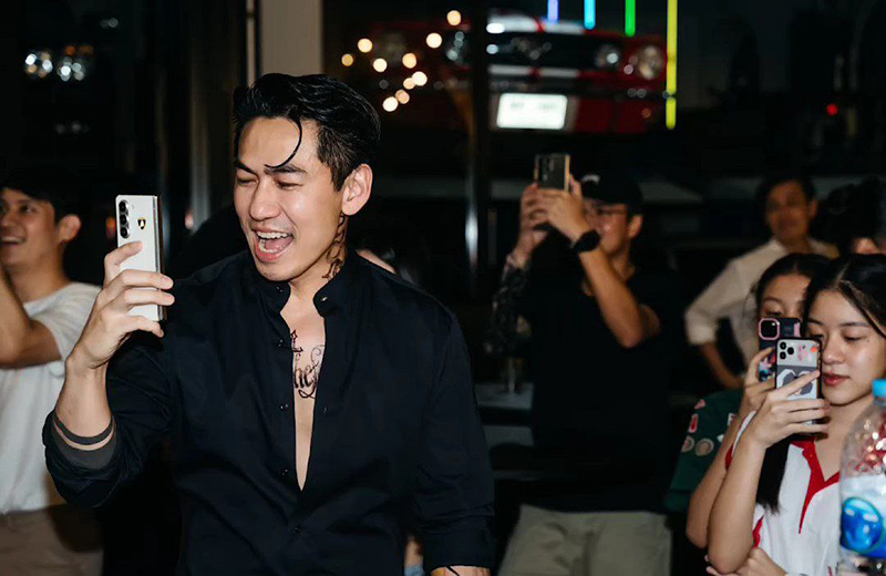  ดีเจเพชรจ้า 