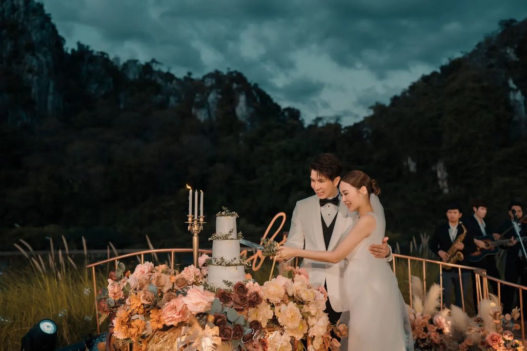 โบวี่ อัฐมา