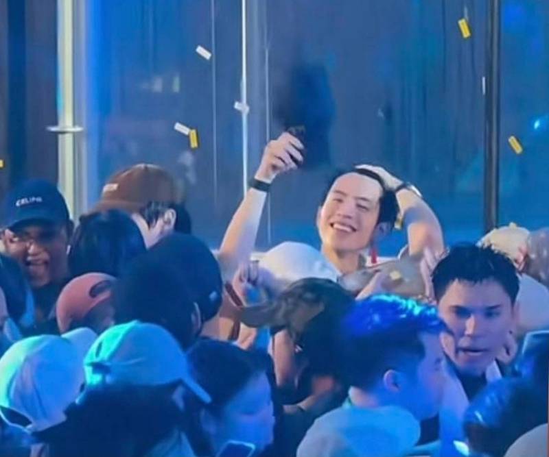 ฟิล์ม ธนภัทร - นนท์ อินทนนท์