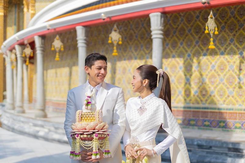 มายด์ ลภัสลัล ควง พาย สุนิษฐ์ เข้าพิธีมงคล