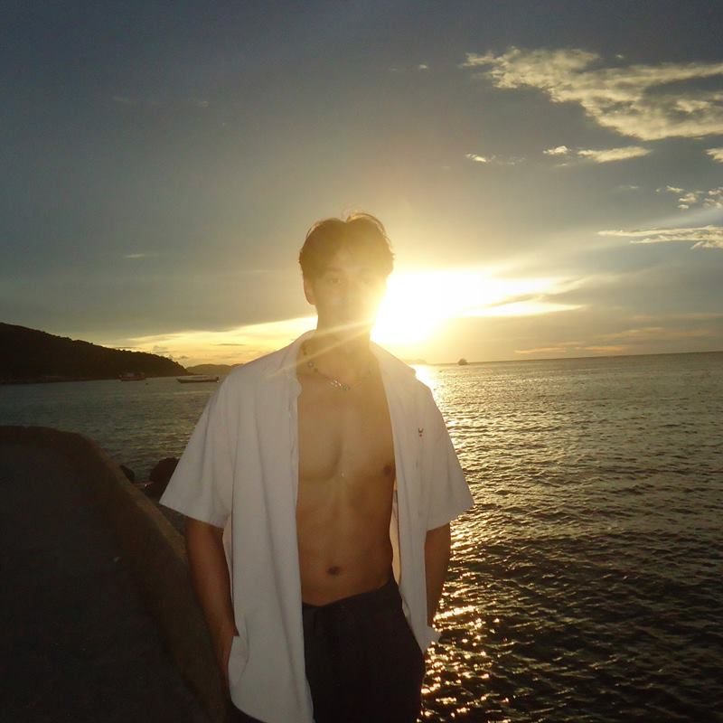 เชลล์ ธกฤต