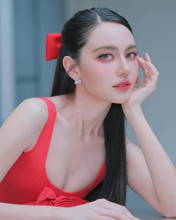 ใหม่ ดาวิกา