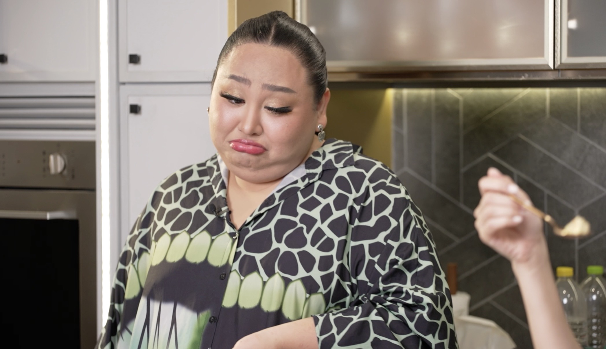 เอแคลร์ จือปาก 