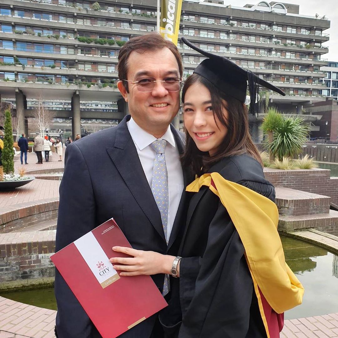 พีช พชร ครอบครัว