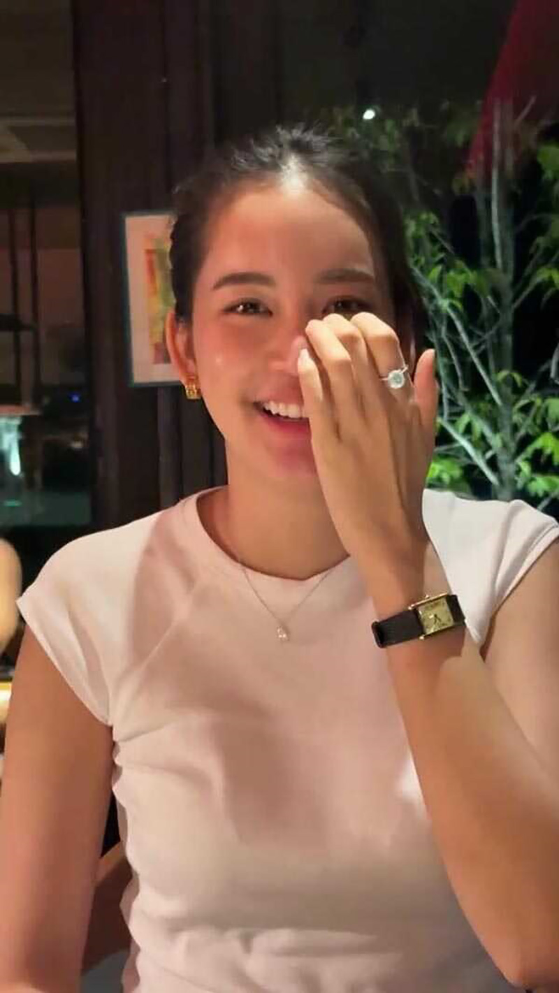 โบว์ เมลดา ขอ ใหม่ ดาวิกา ดูแหวน 15 กะรัต