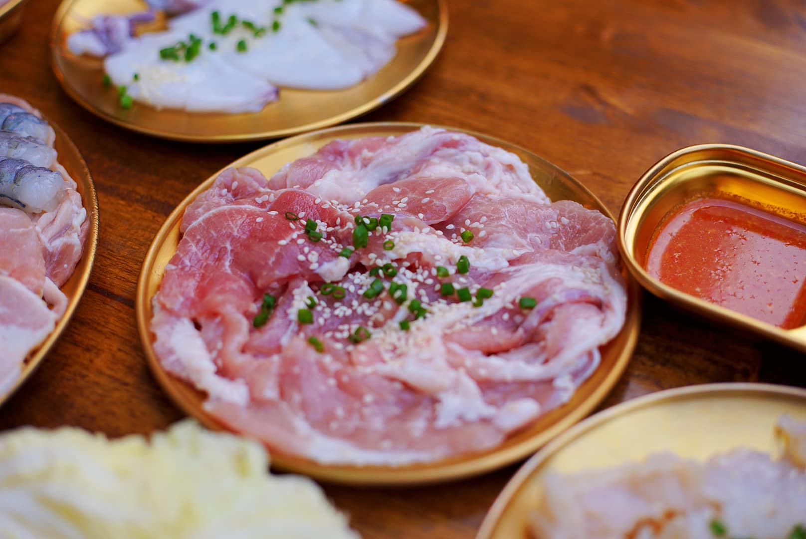 ไม่ว่าง ย่างอยู่