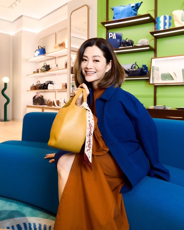 สู่ขวัญ บูลกุล อายุ 52 แล้ว