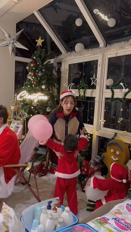 เชน ธนา และภรรยา ปลูกฝังความรับผิดชอบให้ลูกทั้งห้าคน