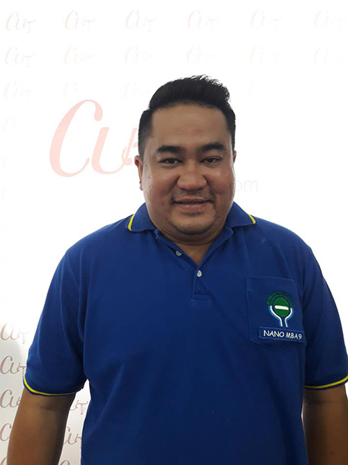 นิกม์ แสงศิรินาวิน ประวัติ