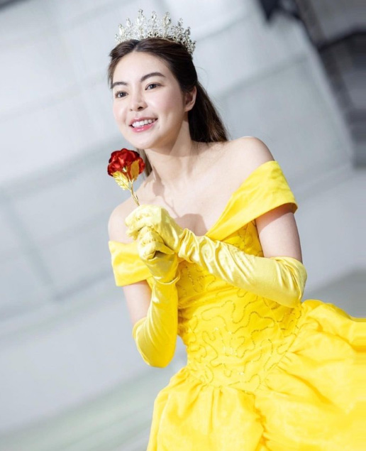 เอวา ปวรวรรณ หรือ เอวา ตลกหกฉาก สาวสวย รวย เก่ง ทายาทธุรกิจหมื่นล้าน