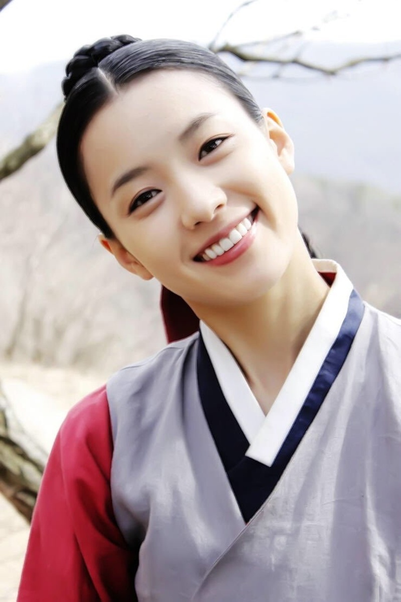 นักแสดง ทงอี จอมนางคู่บัลลังก์