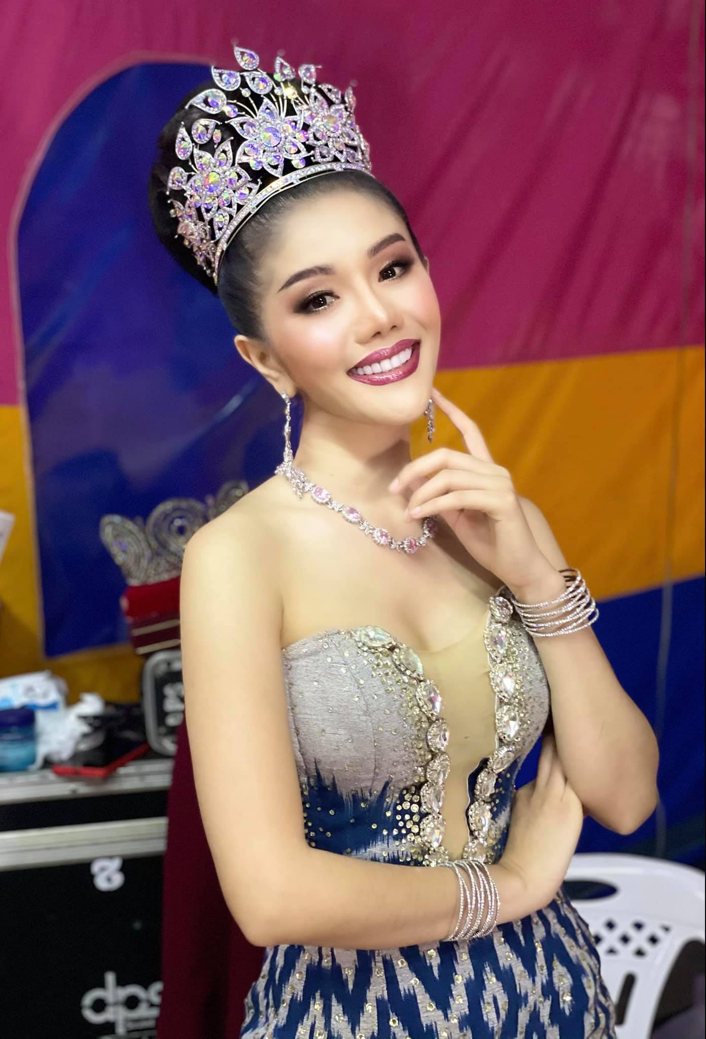 แพรวพราว แสงทอง