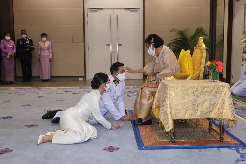 ออม ทายาททิฟฟี่ ดีเจอิฐ รับพระราชทานน้ำสังข์ กรมสมเด็จพระเทพฯ