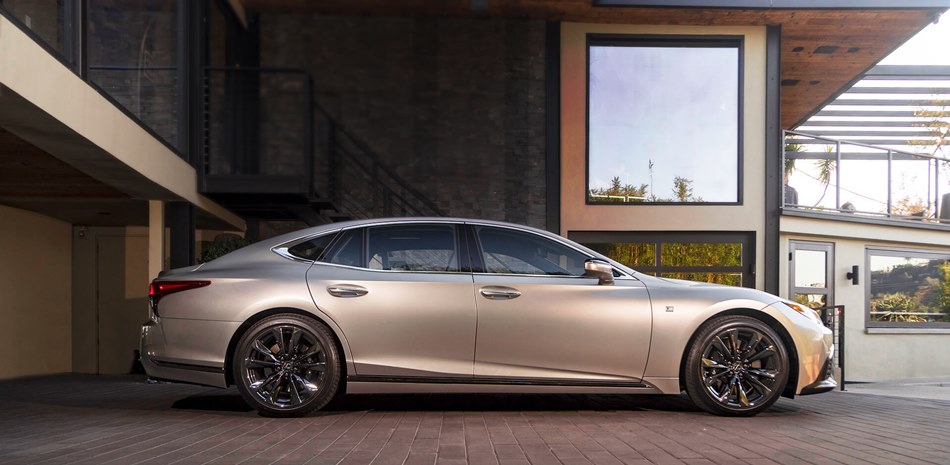 Lexus LS 2022