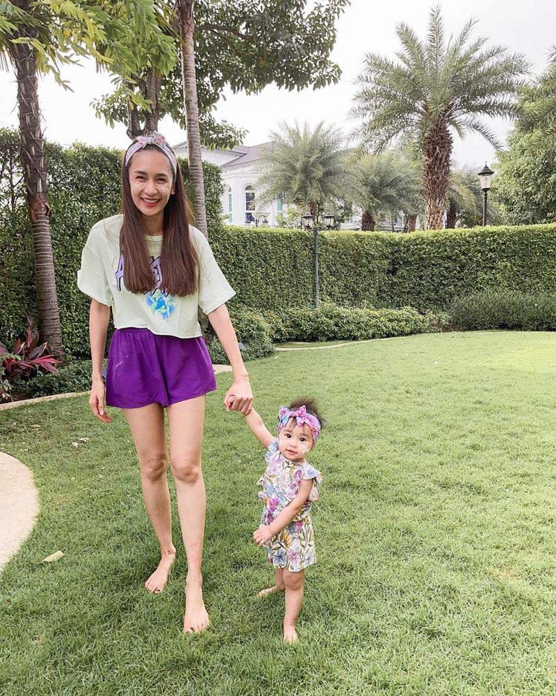 เนย โชติกา