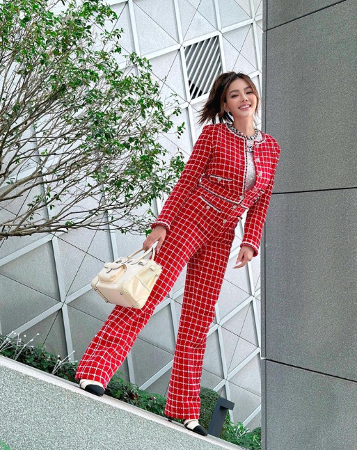 ดิว อริสรา แต่งตัวลุคคุณหนู