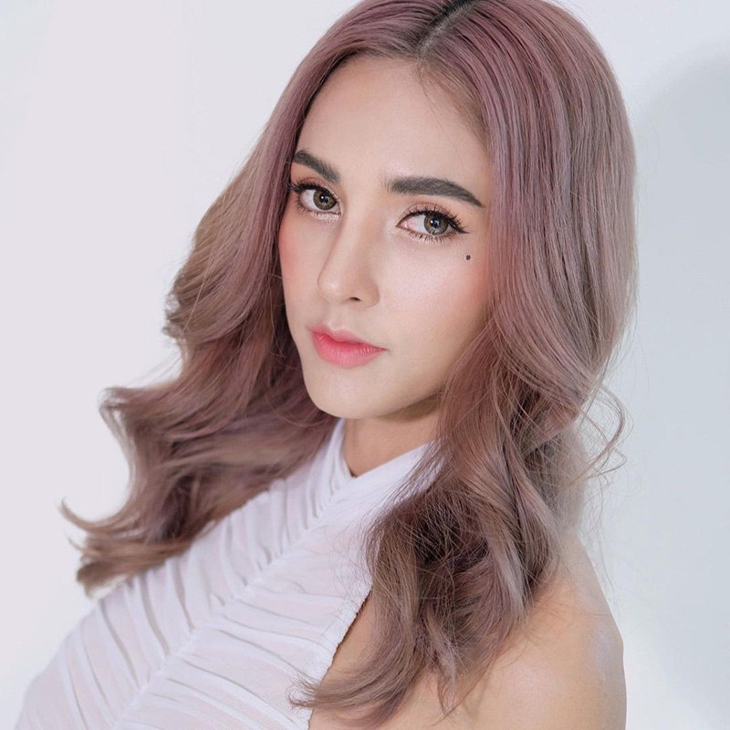 อุ้ม ลักขณา