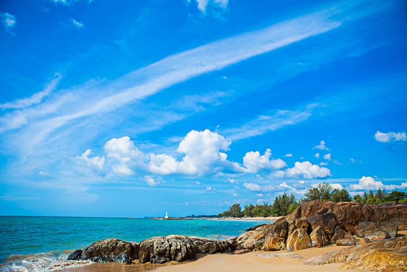 ที่เที่ยวหน้าหนาว 2568 หาดเขาหลัก