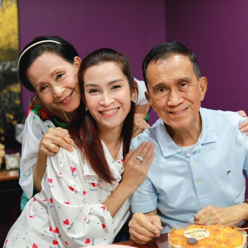 ต้อย เศรษฐา ศิระฉายา