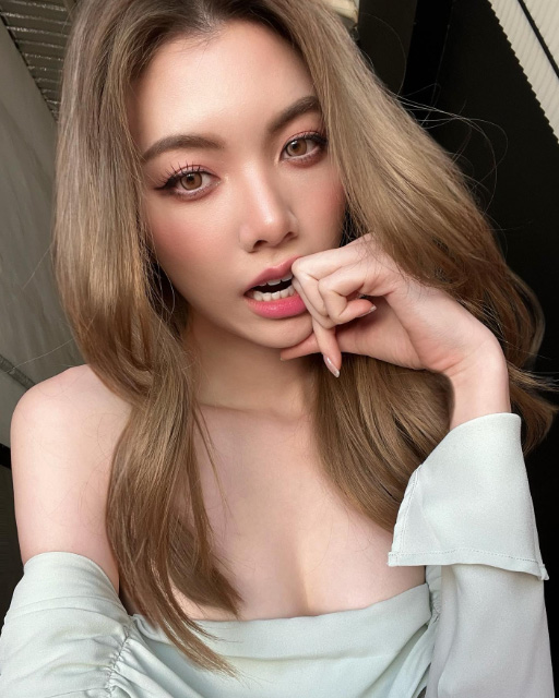 ส่องภาพอดีต-ปัจจุบัน ออม กรณ์นภัส นางเอกหน้าหมวย ยิ่งโตยิ่งสวย ออร่าพุ่งแรง