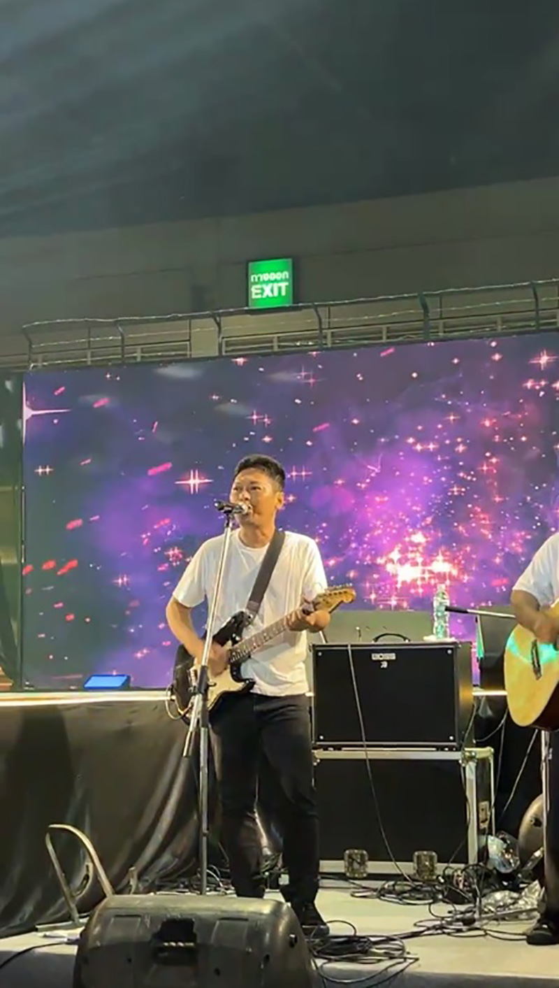 เปิดภาพล่าสุด เสก โลโซ โชว์คอนเสิร์ตนอกเรือนจำ