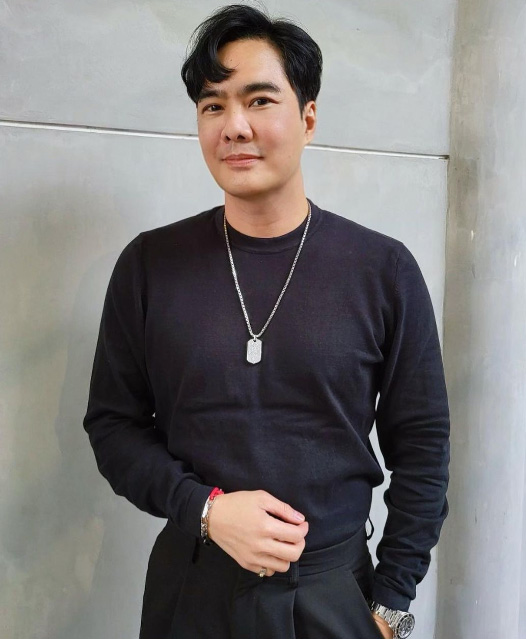 เคลลี่ ธนะพัฒน์ ดาราชายอายุ 40 อัป