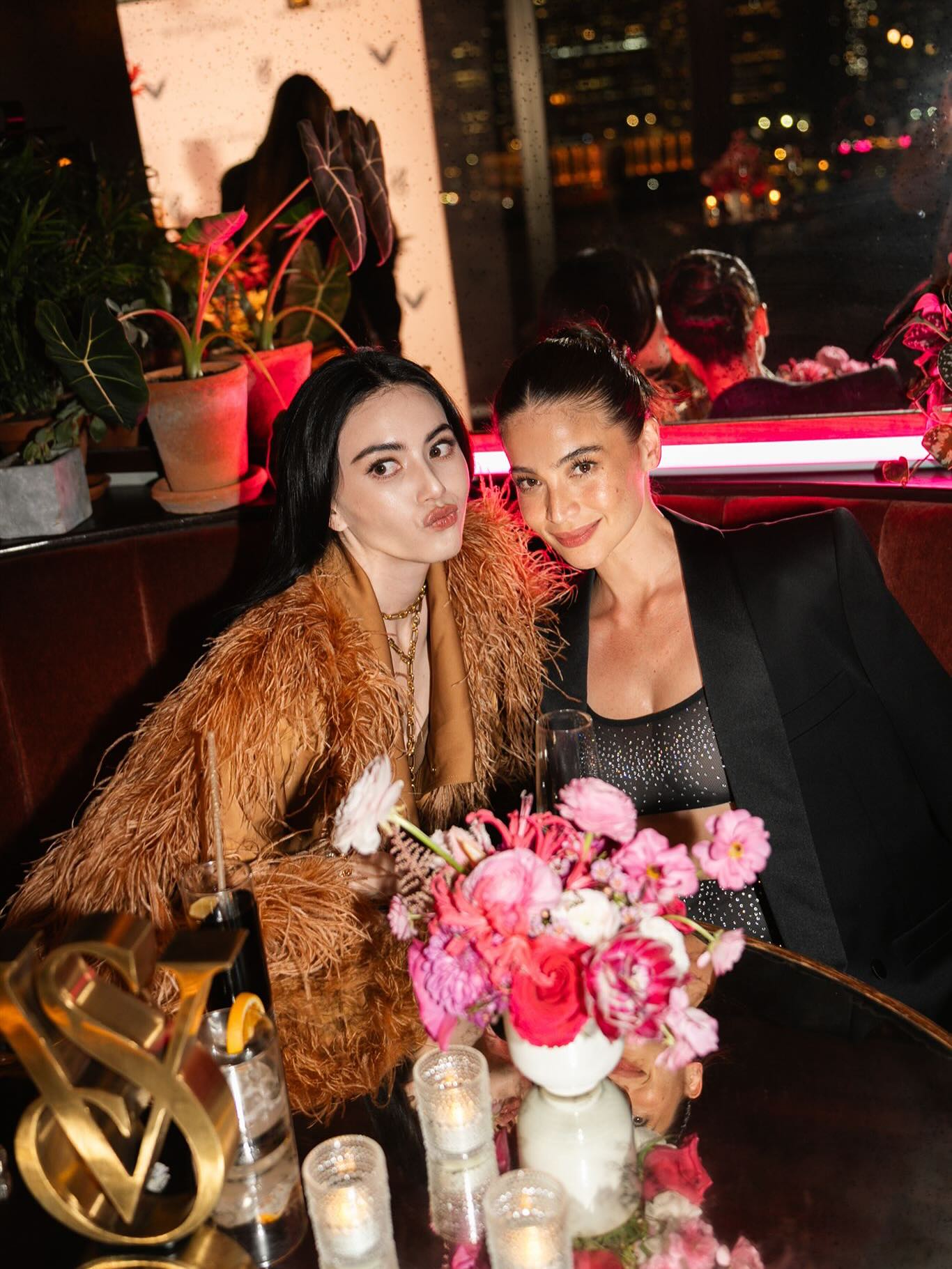 ใหม่ ดาวิกา  Victoria's Secret