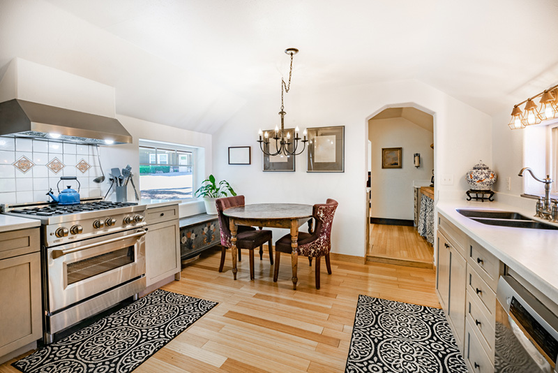 ห้องครัวสไตล์ Rustic Contemporary