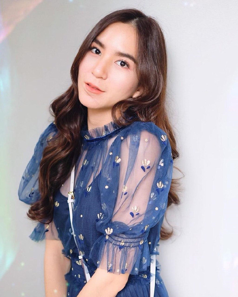 พลอย ชิดจันทร์