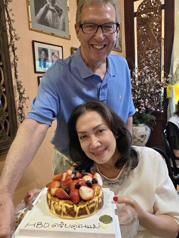 แอฟ ทักษอร จัดงานวันเกิดให้คุณแม่