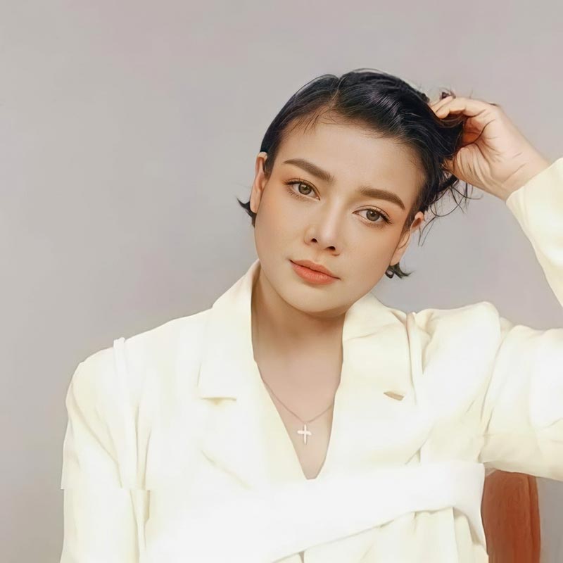 ยุ้ย ญาติเยอะ