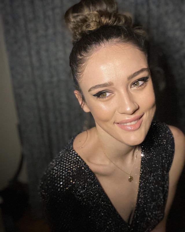 เซห์ร่า กือเนส