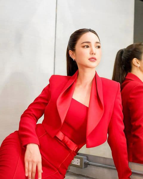 บัว นลินทิพย์