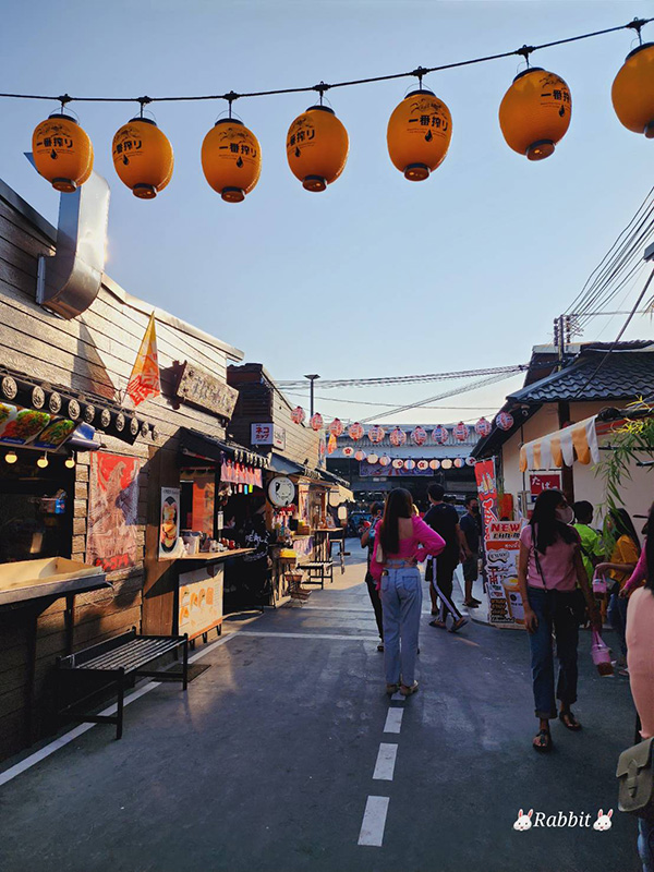 ตลาดปลาบางแสน