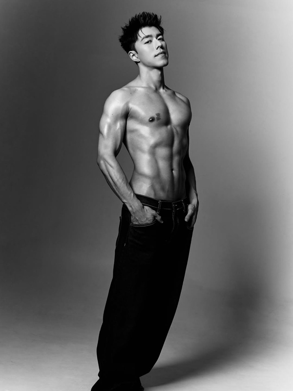 นาย ณภัทร  อวดหุ่นฟิตเปรี๊ยะ โชว์กล้ามแน่น