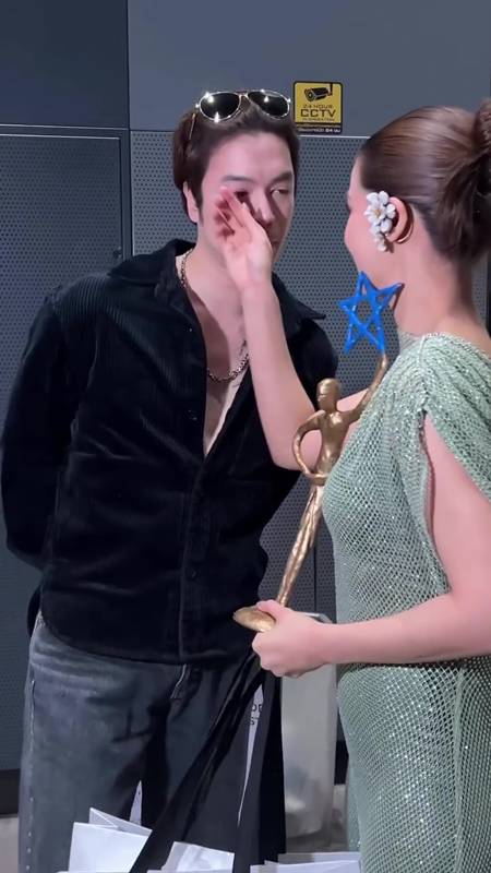 แม็ค วีรคณิศร์ - วิว วรรณรท