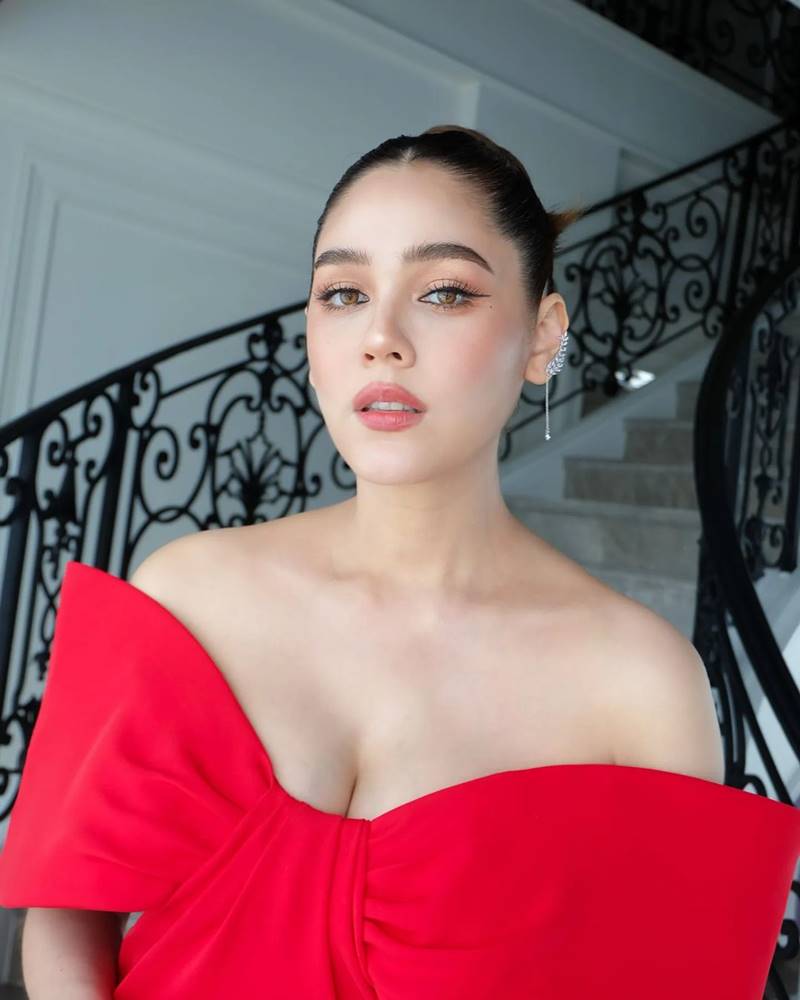 ชมพู่ อารยา