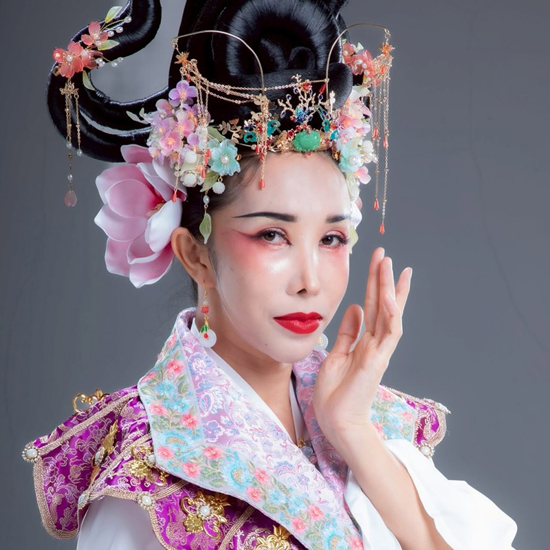 ดุจดิว กะเทยธรรม นำแสดง หอแต๋วแตก แหกหลีหู