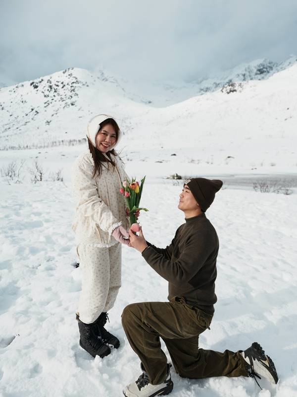 ฮัท เดอะสตาร์ ขอแต่งงาน